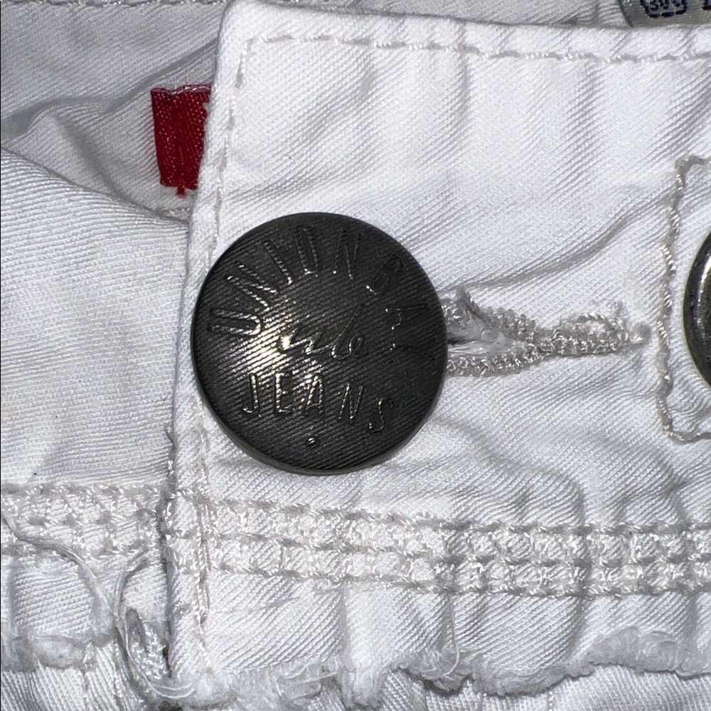 UNIONBAY Women's White Cargo Shorts - Picture 3 of 7